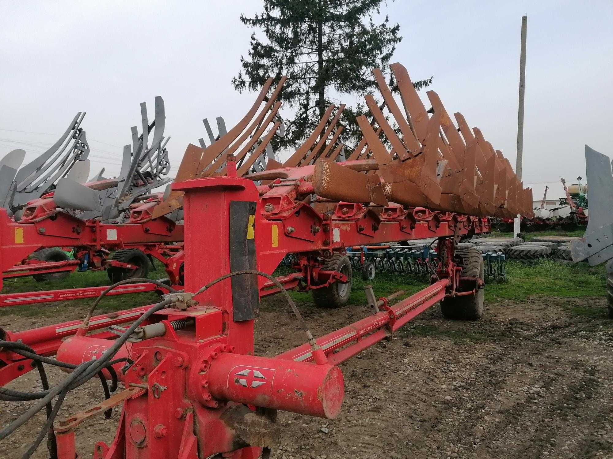 Плуг напівнавісний оборотний SPB9  8/170/100