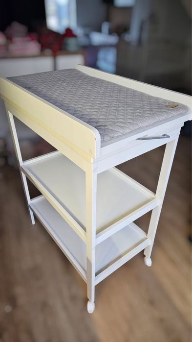 Przewijak z wanienką roba