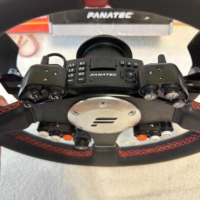 Кастомный Руль Fanatec ClubSport Universal Hub + Momo обод 33см.Идеал!