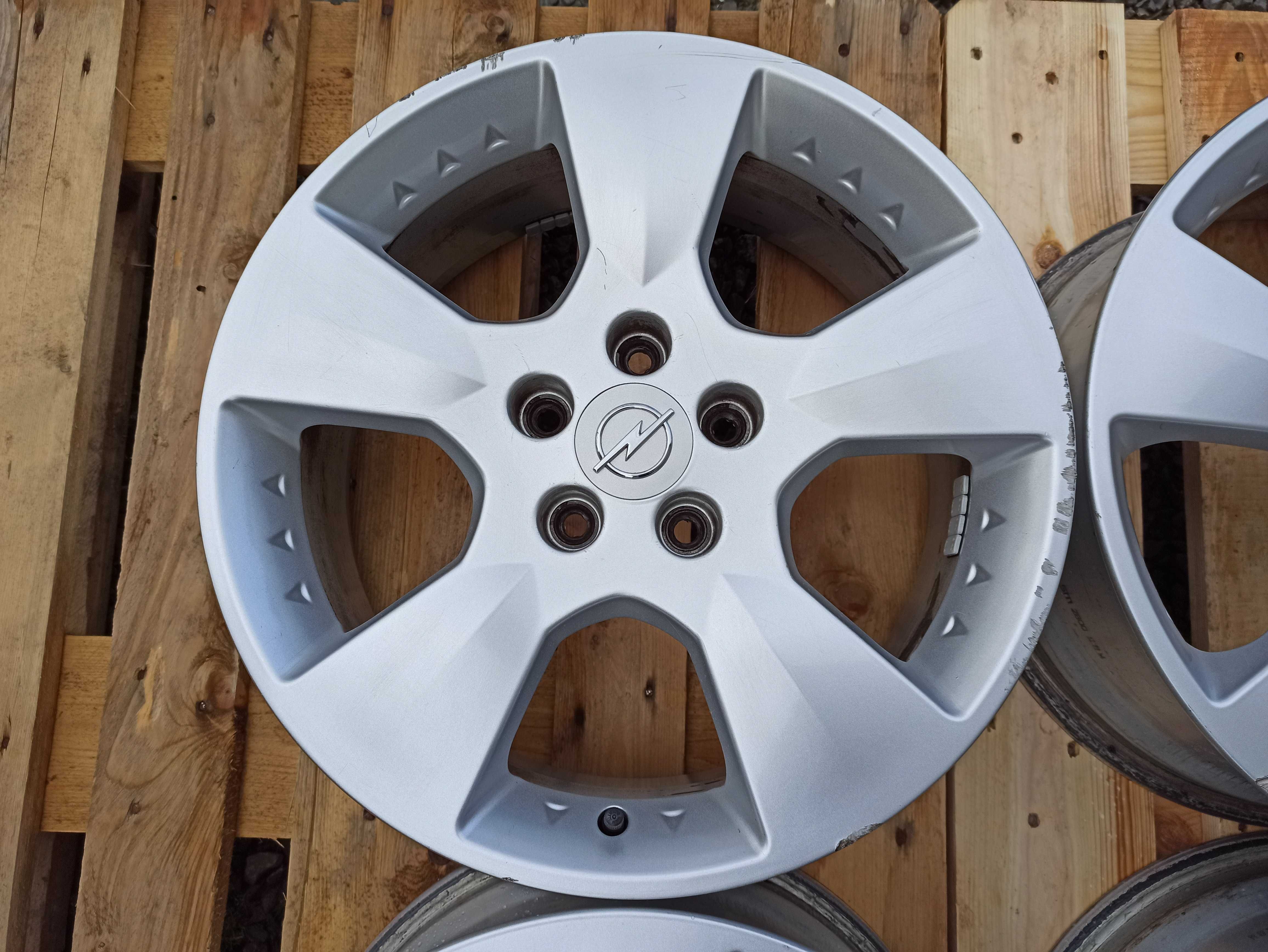 Диски литые Opel Astra G H Vectra B C Zafira B Signum Титани 5x110 R17