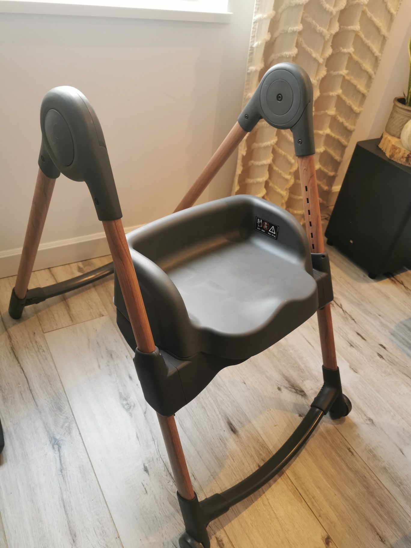 Krzesło do karmienia jedzenia Maxi-cosi minla szare beyond graphite