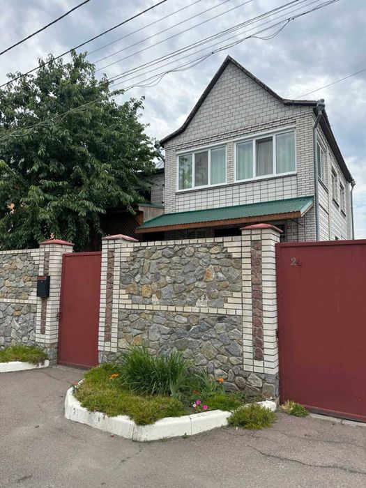 Продам 2х поверховий буд на Карбишева