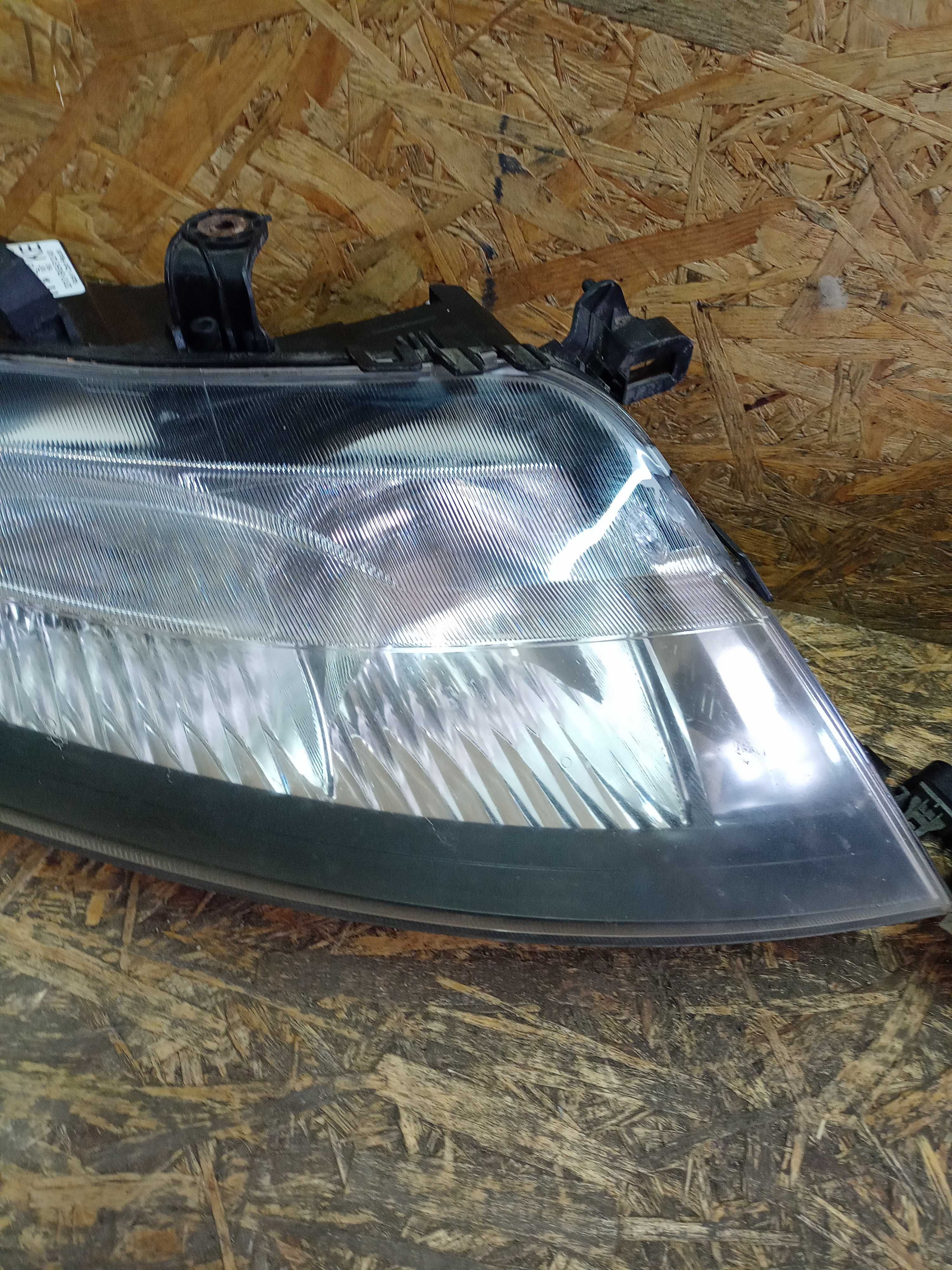 Honda Civic 8 VIII lampy prawa lewa lampa xenon przód przednie angliki