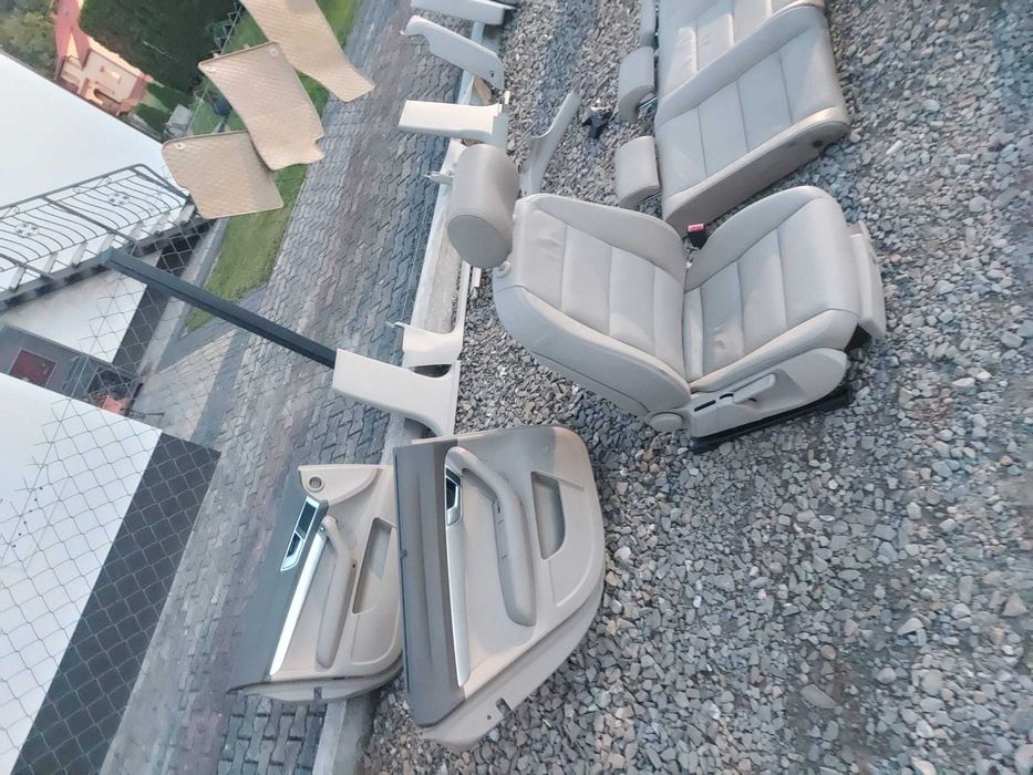 Wnętrze fotele skóra boczki tapicerki podłoga dywaniki audi a6 c6