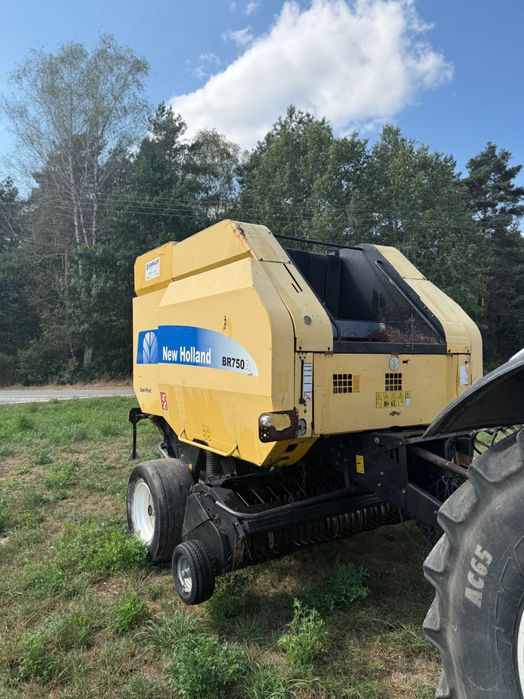 Prasa new holland BR750A