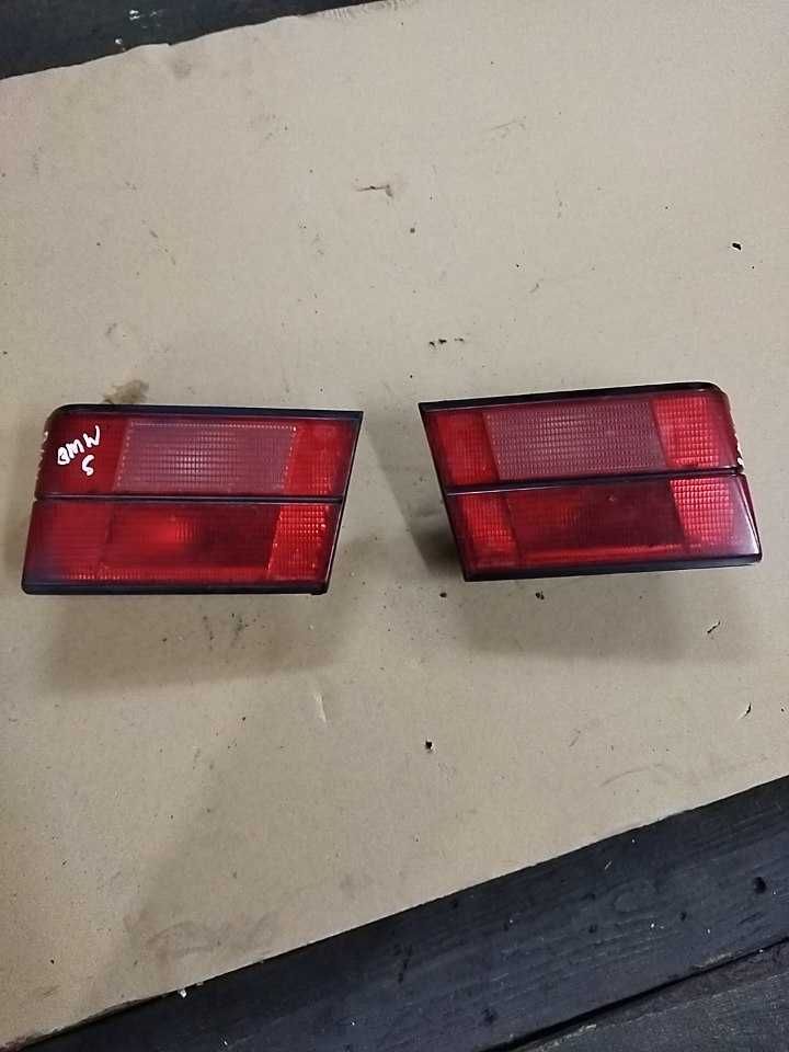 Stare zabytkowe lampy tył BMW E34