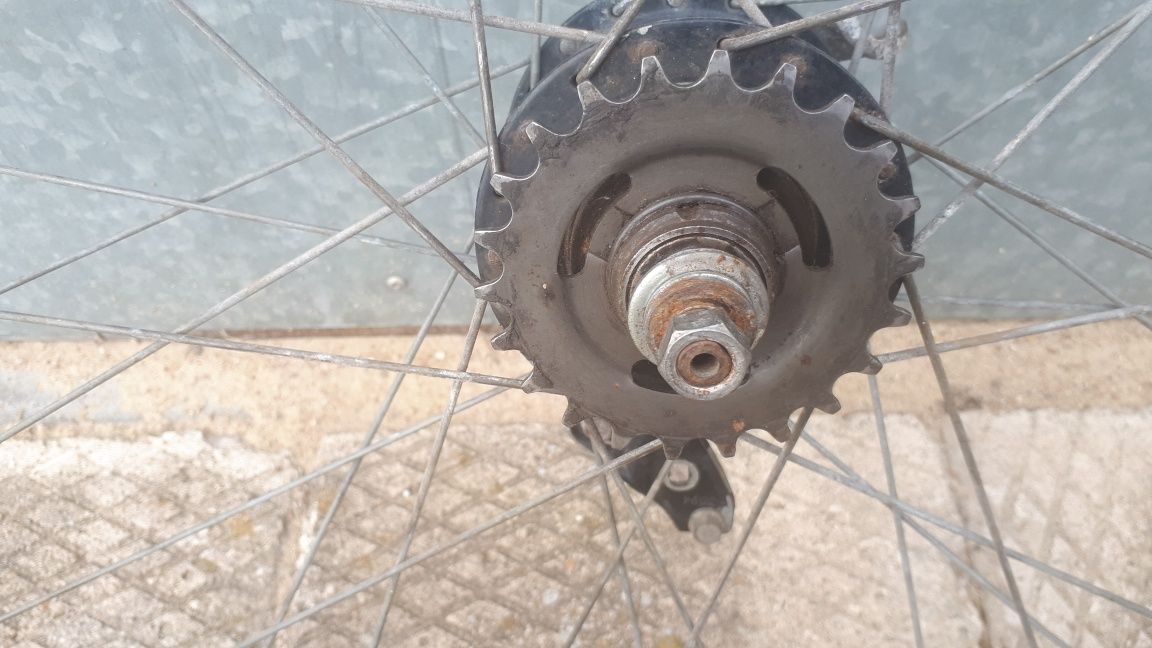 Sprzedam  Koła  do roweru rozmiar  26
