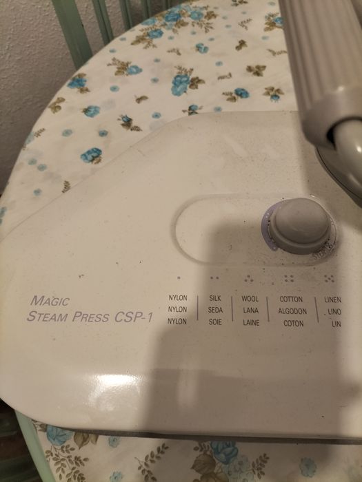 Tábua de Passar a ferro a Vapor - SINGER