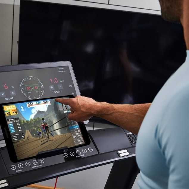 Bieżnia elektryczna Hammer Q. Vadis 10.0 z dużym ekranem 15.6"