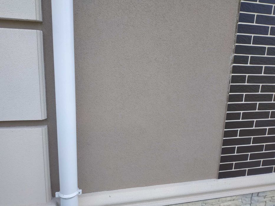 Монтаж и ремонт водосточной системы, установка труб, желобов, воронок