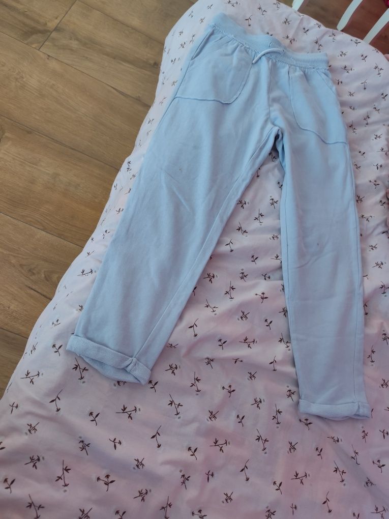 Jasno niebieskie dresy rozmiar 145 z reserved