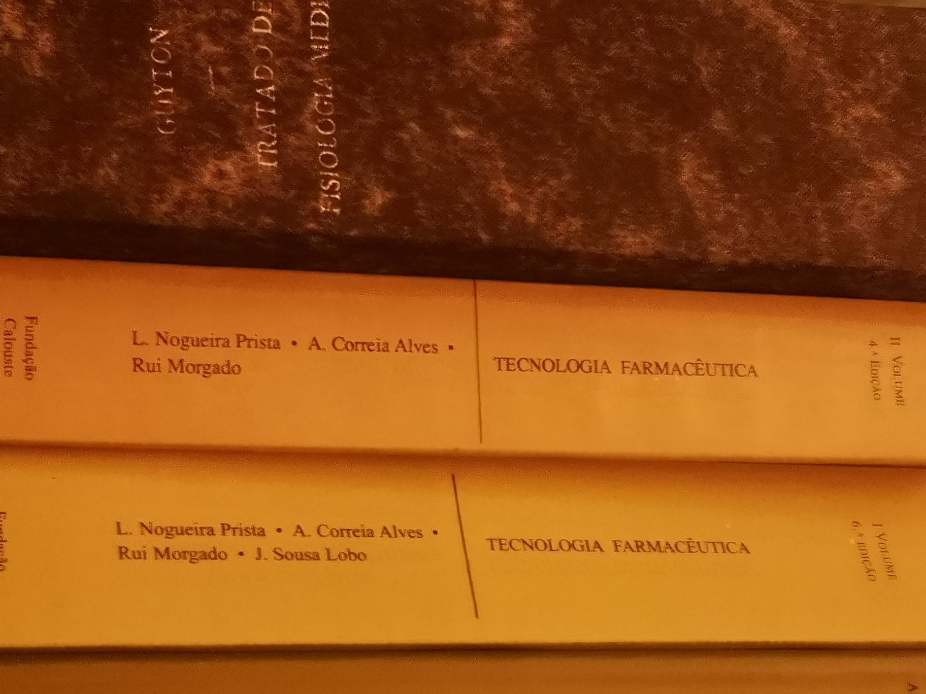 Vendo livros técnicos química, dermatologia, fisiologia, farmácia...