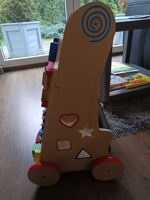 Chodzik pchacz dla dziecka