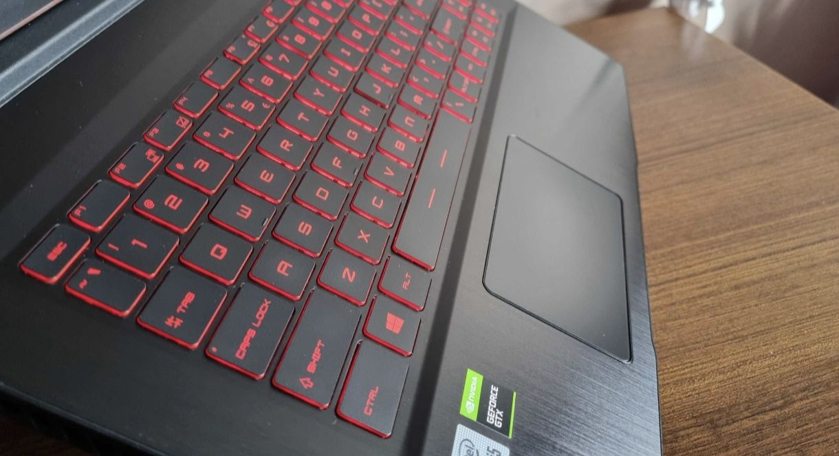 Sprzedam laptopa MSI GF63 THIN 11UC