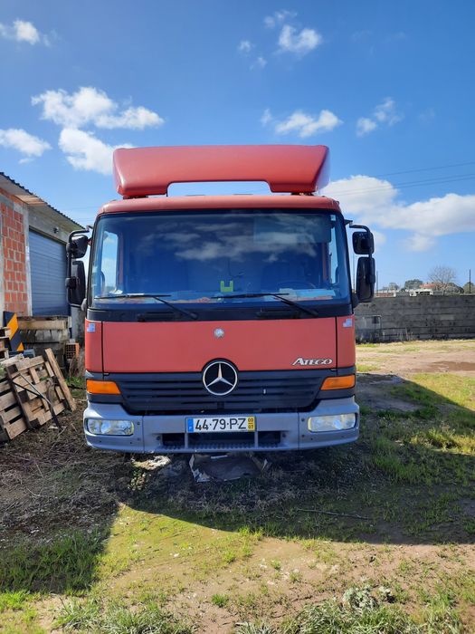 Camião Mercedes Atego
