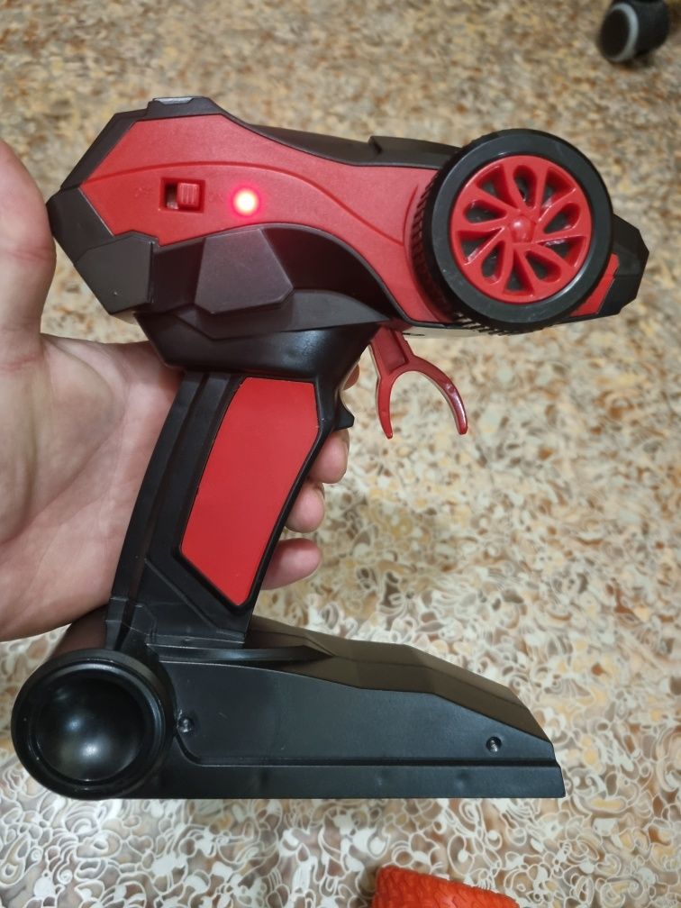 Іграшкова Машинка на Дистанційному Керуванні без Батареї
