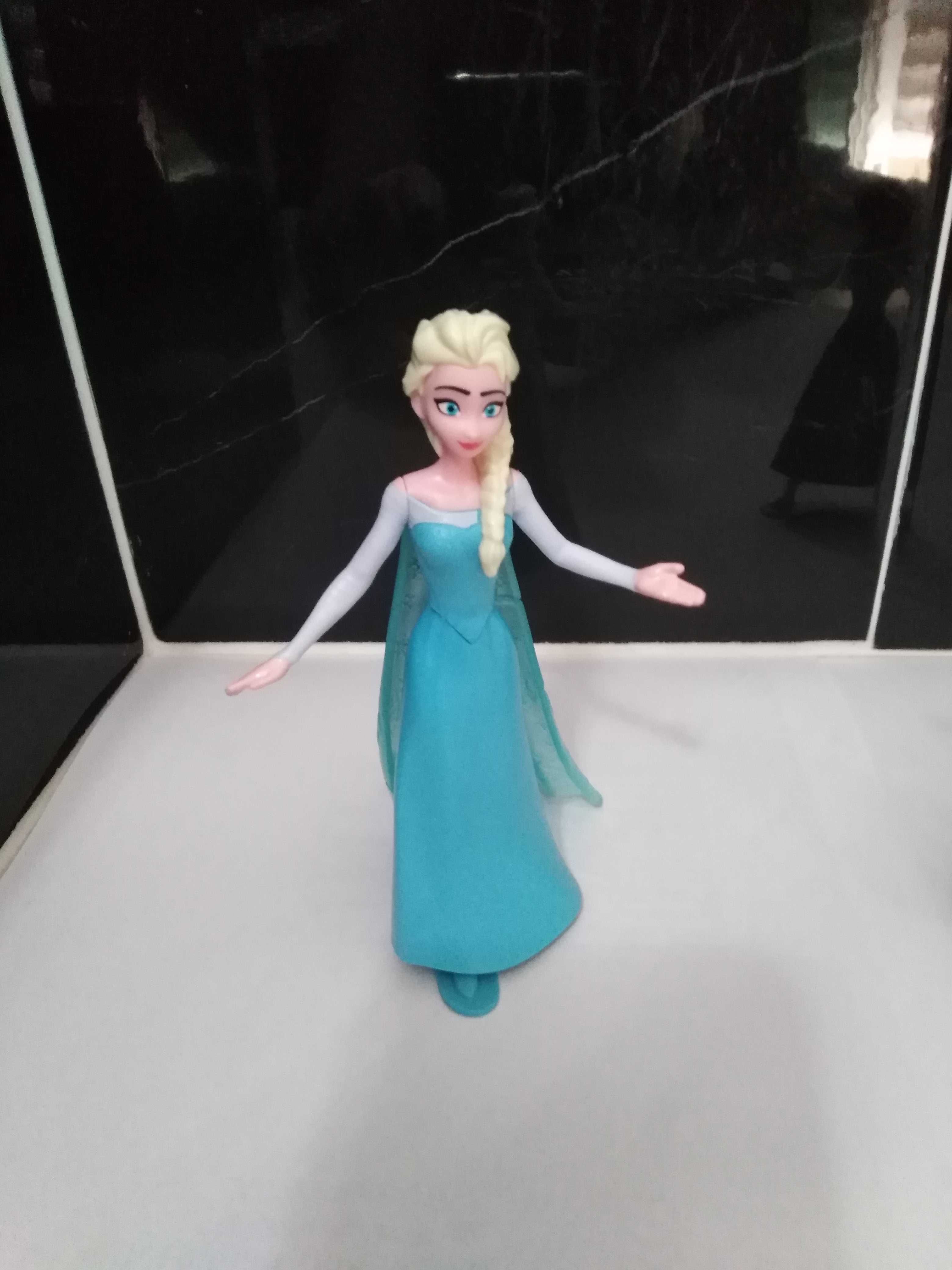 Conjunto de personagens/ figuras Frozen.