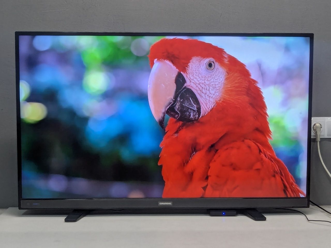 Grundig 48 VLE 6426 BL FullHD телевізор 48 дюйма / SmartTV /