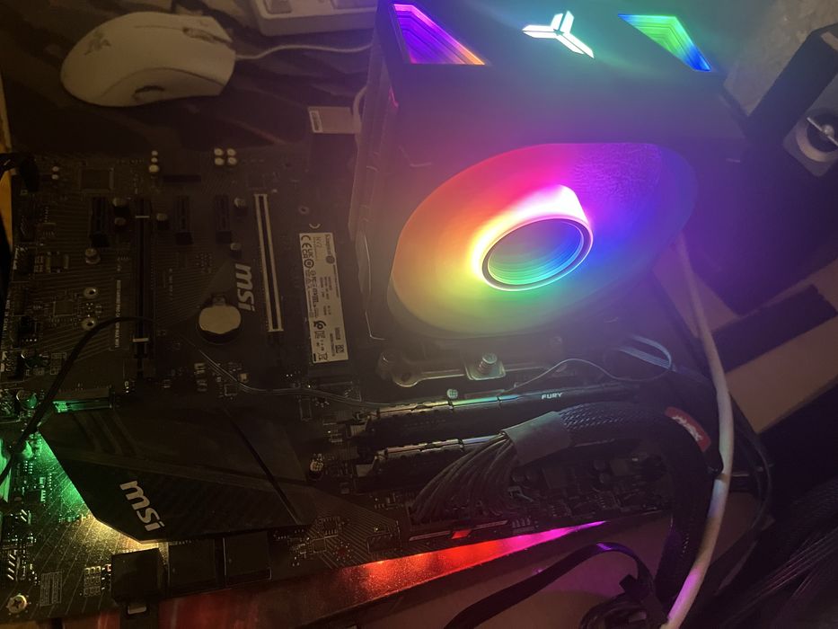 Компьютер без корпуса и видеокарти