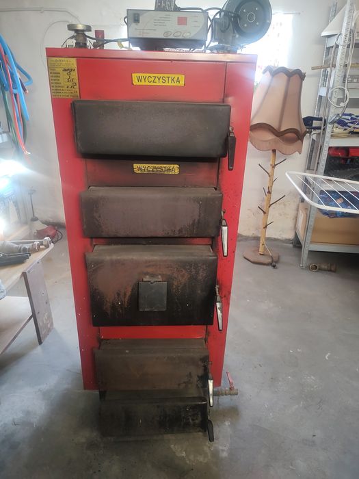 Części do pieca centralnego ogrzewania.