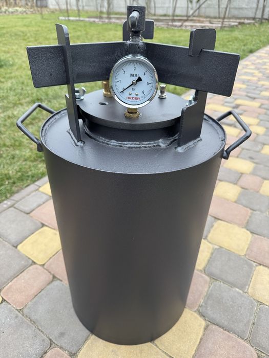 Автоклав на 24 півлітрові або 10 літрових банок електричний підсилений