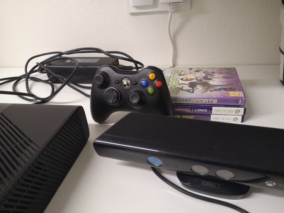Konsola Xbox 360 E