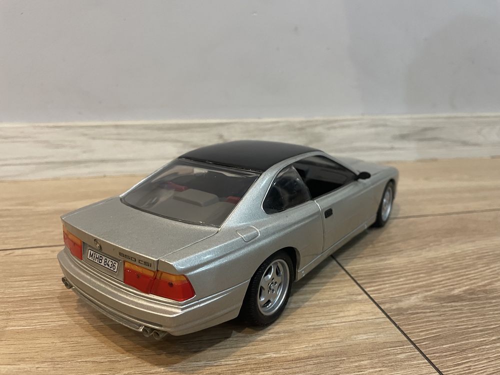 155. Model BMW 850CSi E31 1:18 Revell