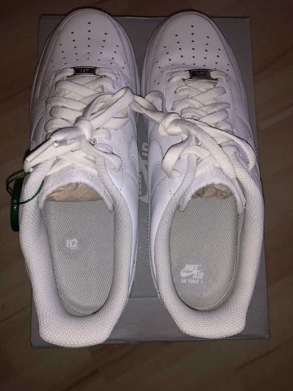 Szary unisex nowy Nike Air Force 1 Low '07 White Rozmiar 43