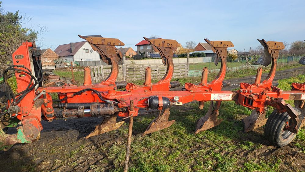 Pług obrotowy gregoire Besson 4+1 osiowanie