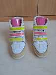 Kolorowe neonowe buty na koturnie na rzepy