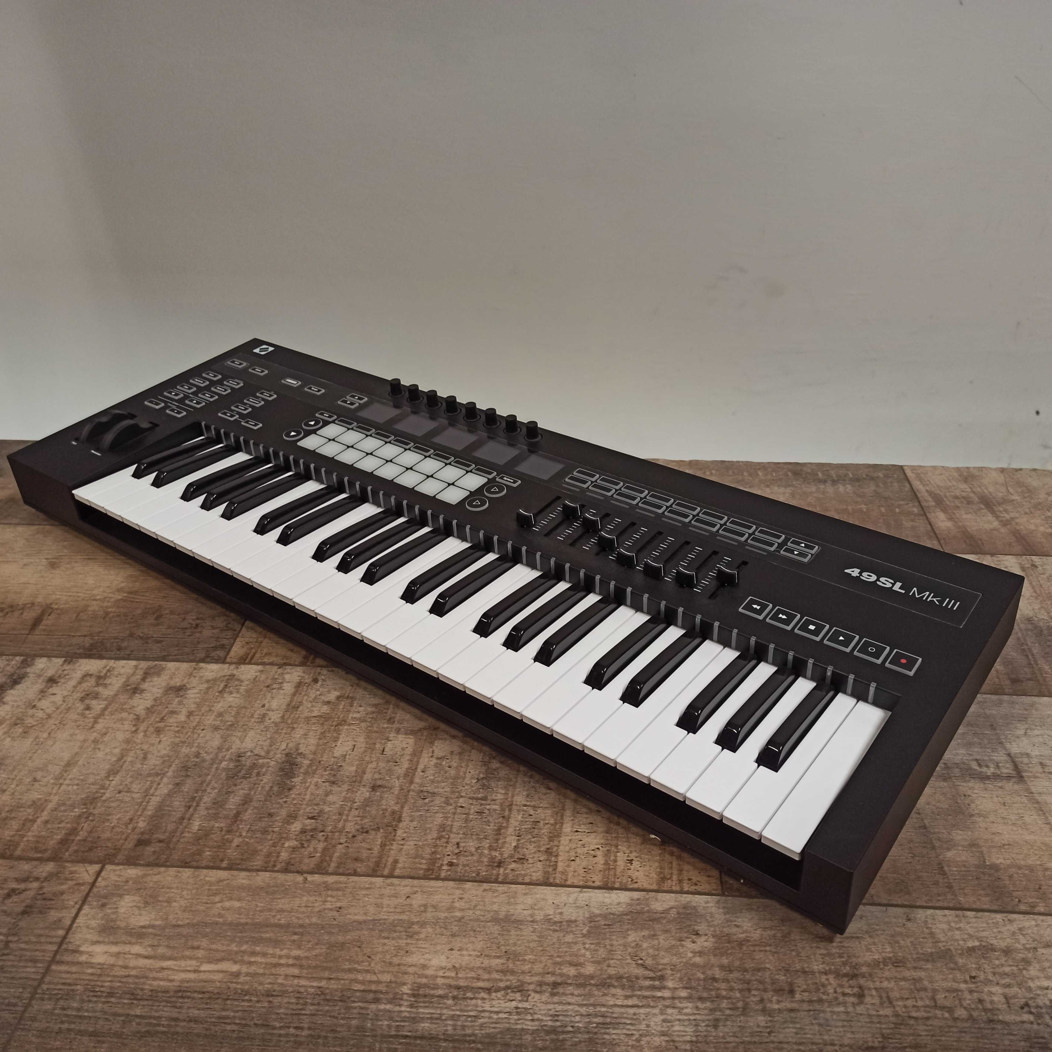 Novation 49SL Mk III klawiatura sterująca