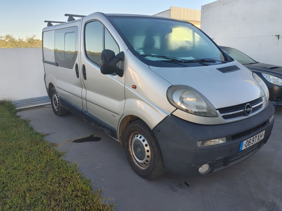 OPEL VIVARO 1.9 DTi 6 lugares de 2004 . Subaru 2.0cc 4x4 de  2013
