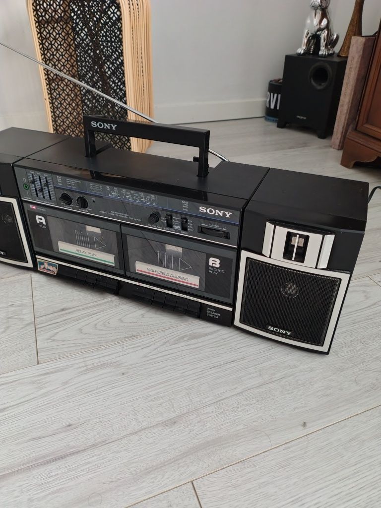 Sony CFS 365S Radiomagnetofon stereofoniczny, vintage piękny stan