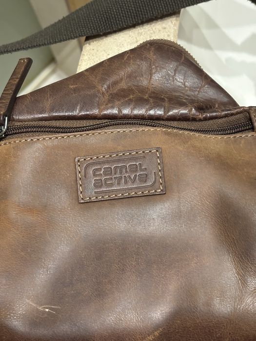 Camel Active. Bolsa de colocar à cinta.