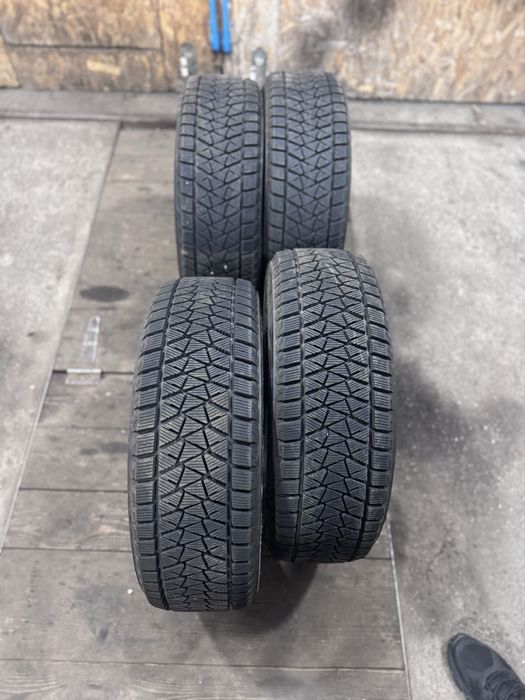 Зимняя резина Bridgestone Blizzak DM-v2