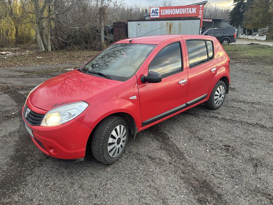 Dacia Sandero 1.4 , 2009 рік