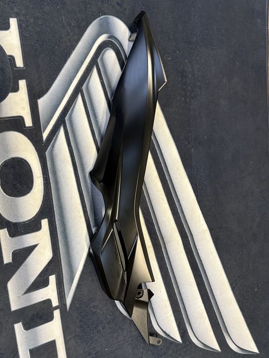 Plug lewy podest podloga honda forza 125 lub 350