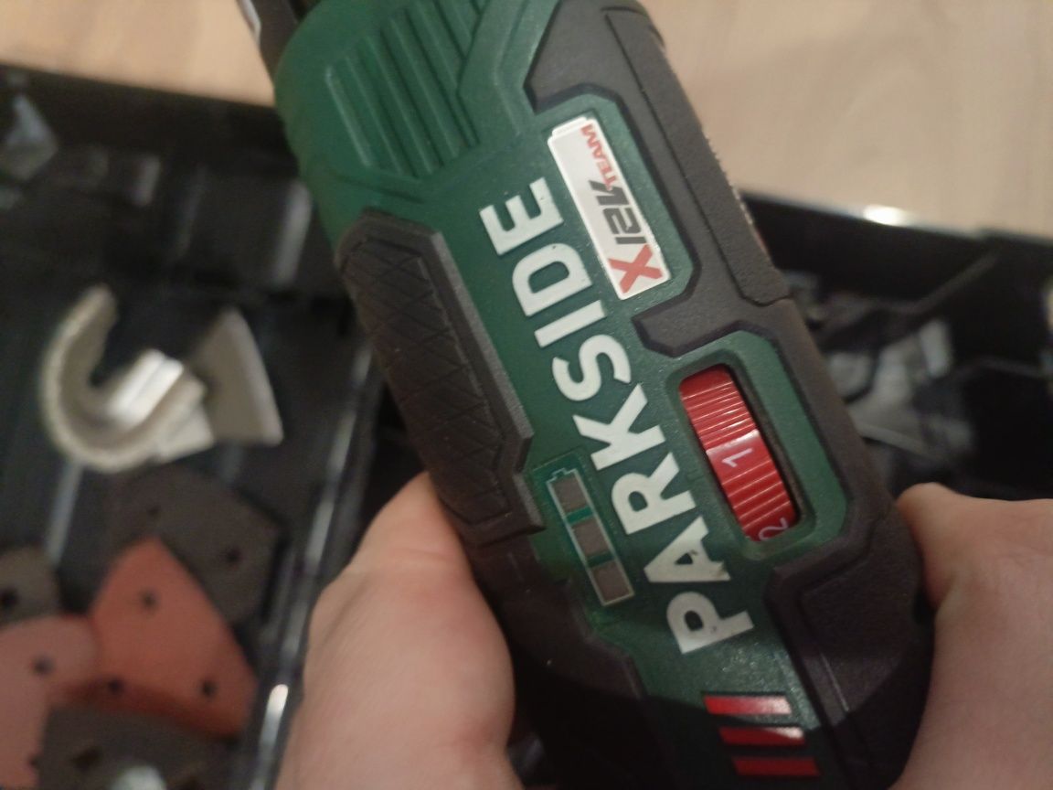 Narzędzie wielofunkcyjne akumulatorowe Parkside PAMFW 12 E4 szlifierka