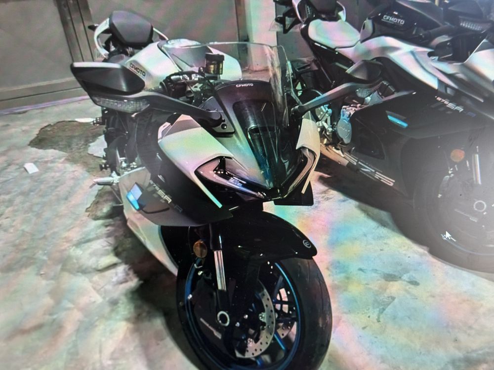 Мотоцикл CFMOTO 675SR-R