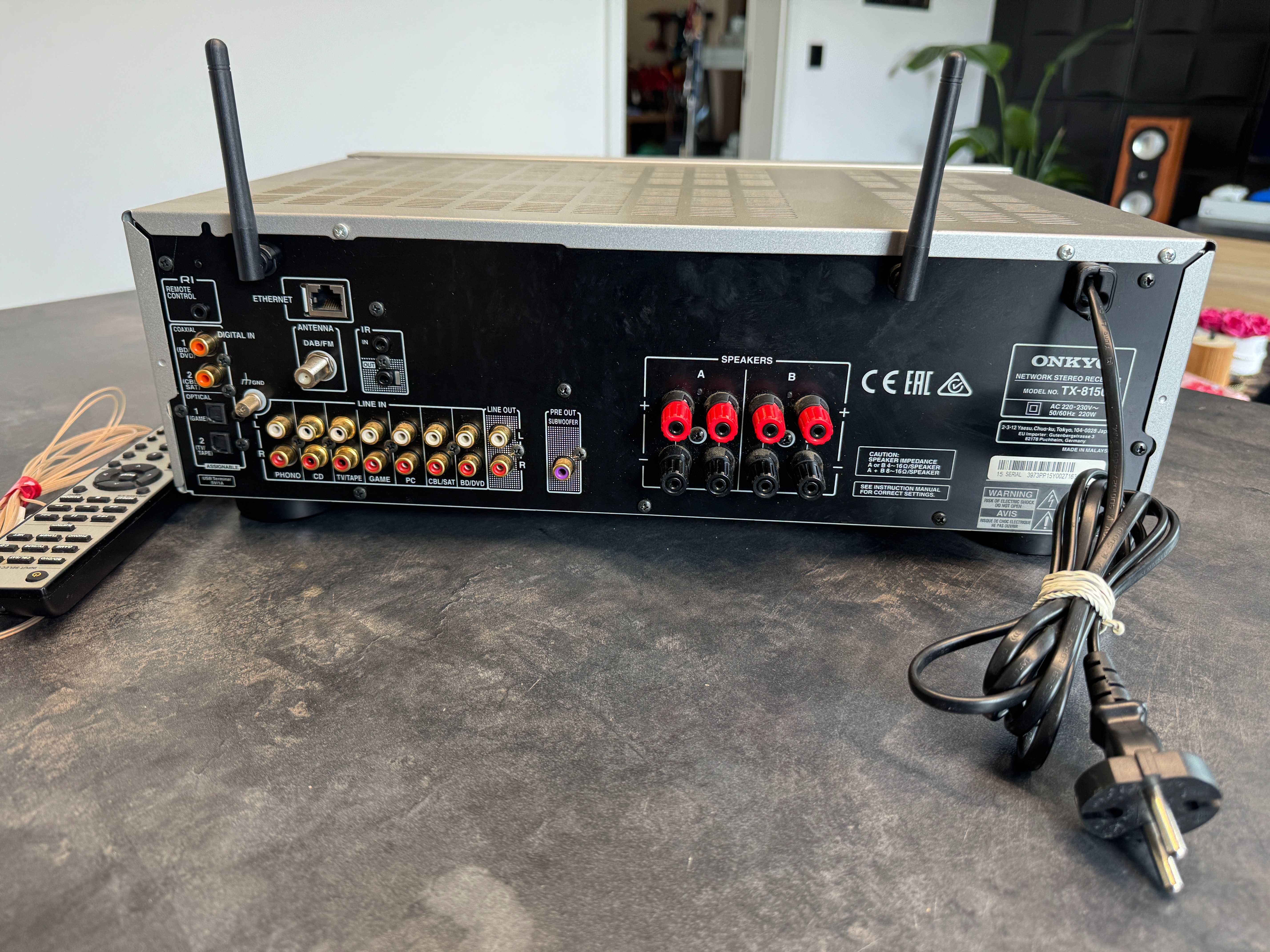 amplituner stereo z Wi-Fi, AirPlay, Bluetooth Onkyo TX-8150