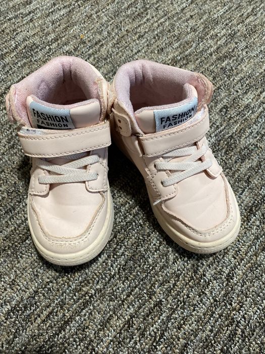 Продам кросівки