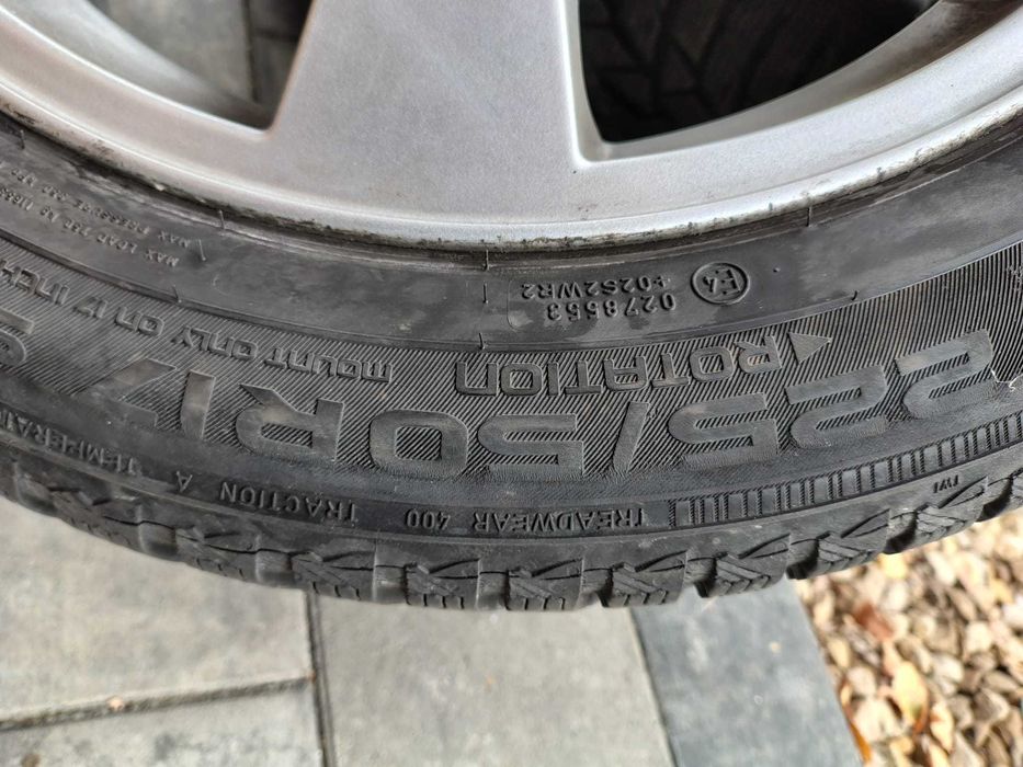 225/50R17 NOKIAN, WR D4