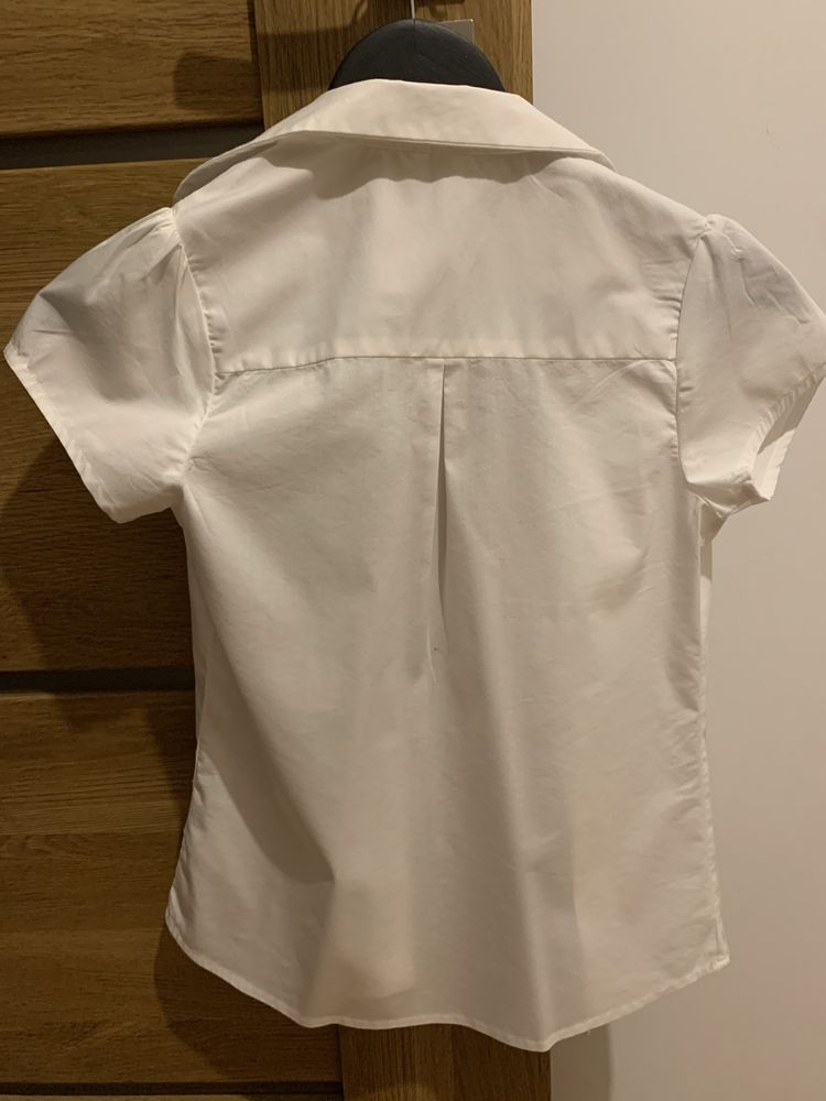 Biała koszulka galowa