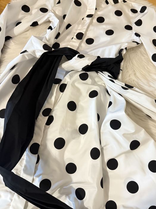 Sukienka w grochy CAROLINA HERRERA midi