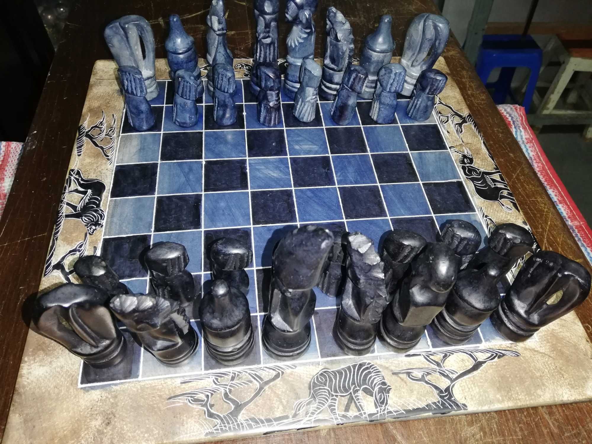 Vendo tabuleiro de xadrez africano