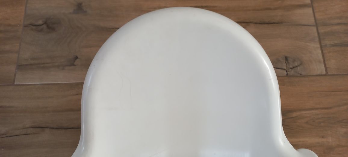 Białe siedzisko do sanek krzesełko Ikea Antilop