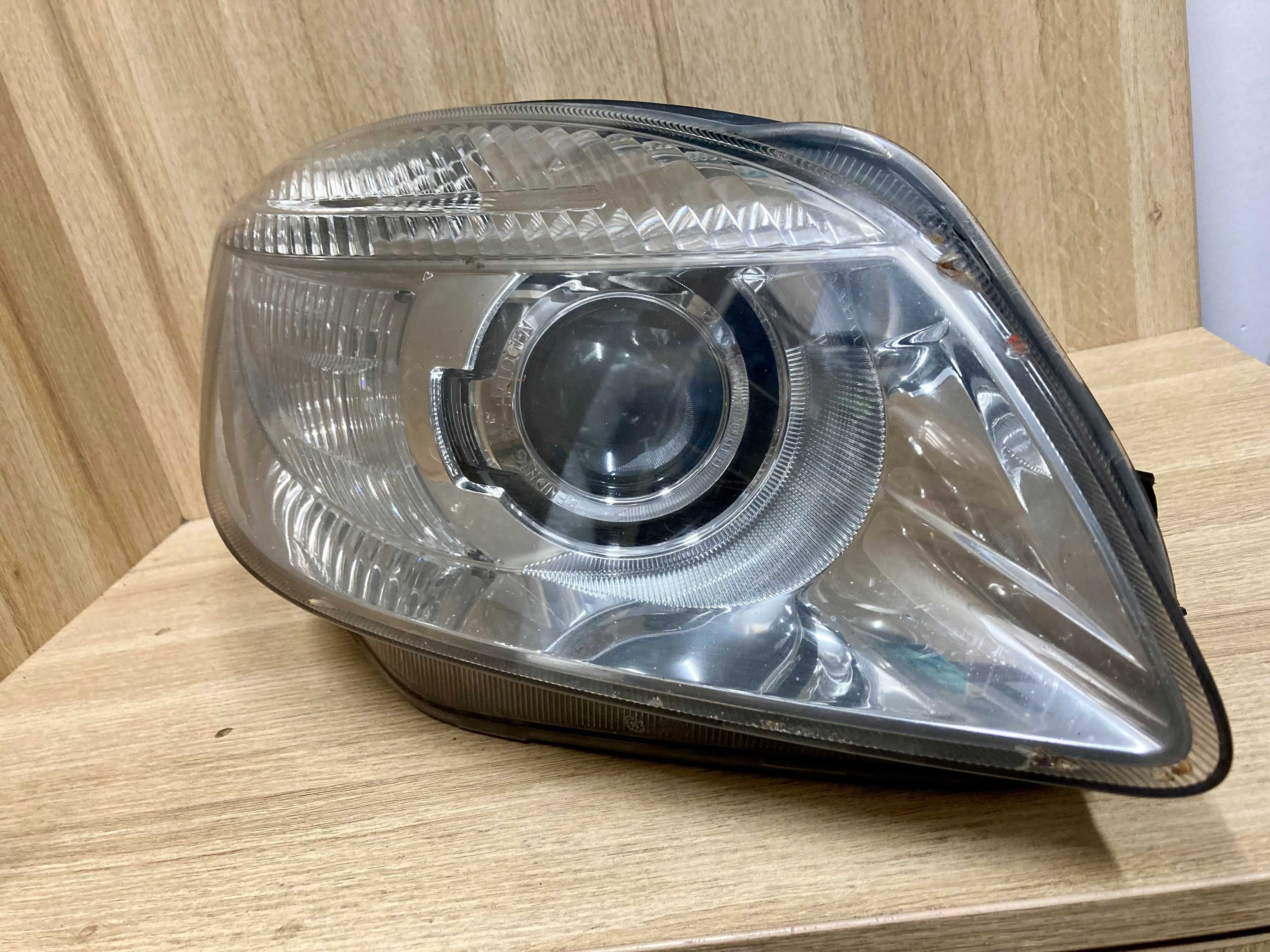 Reflektor, lampa prawa przód Skoda Fabia II 06-14  skrętna