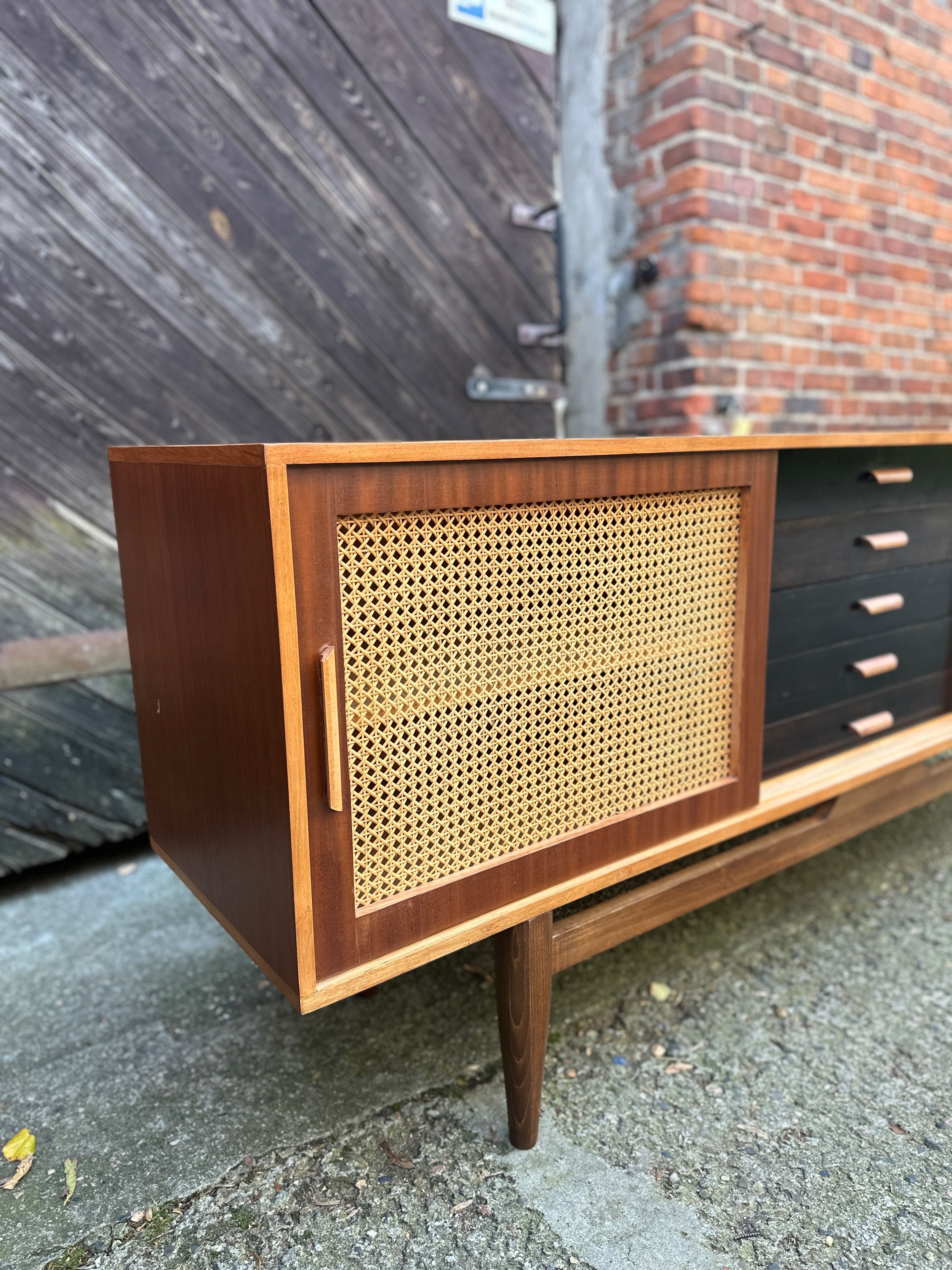Duńska szafka / kredens / komoda / sideboard klasyczny tekowy