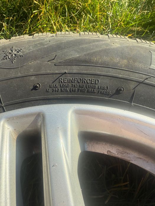 Продаю комплект зимових коліс Opel 205/60 R16 гума майже нова