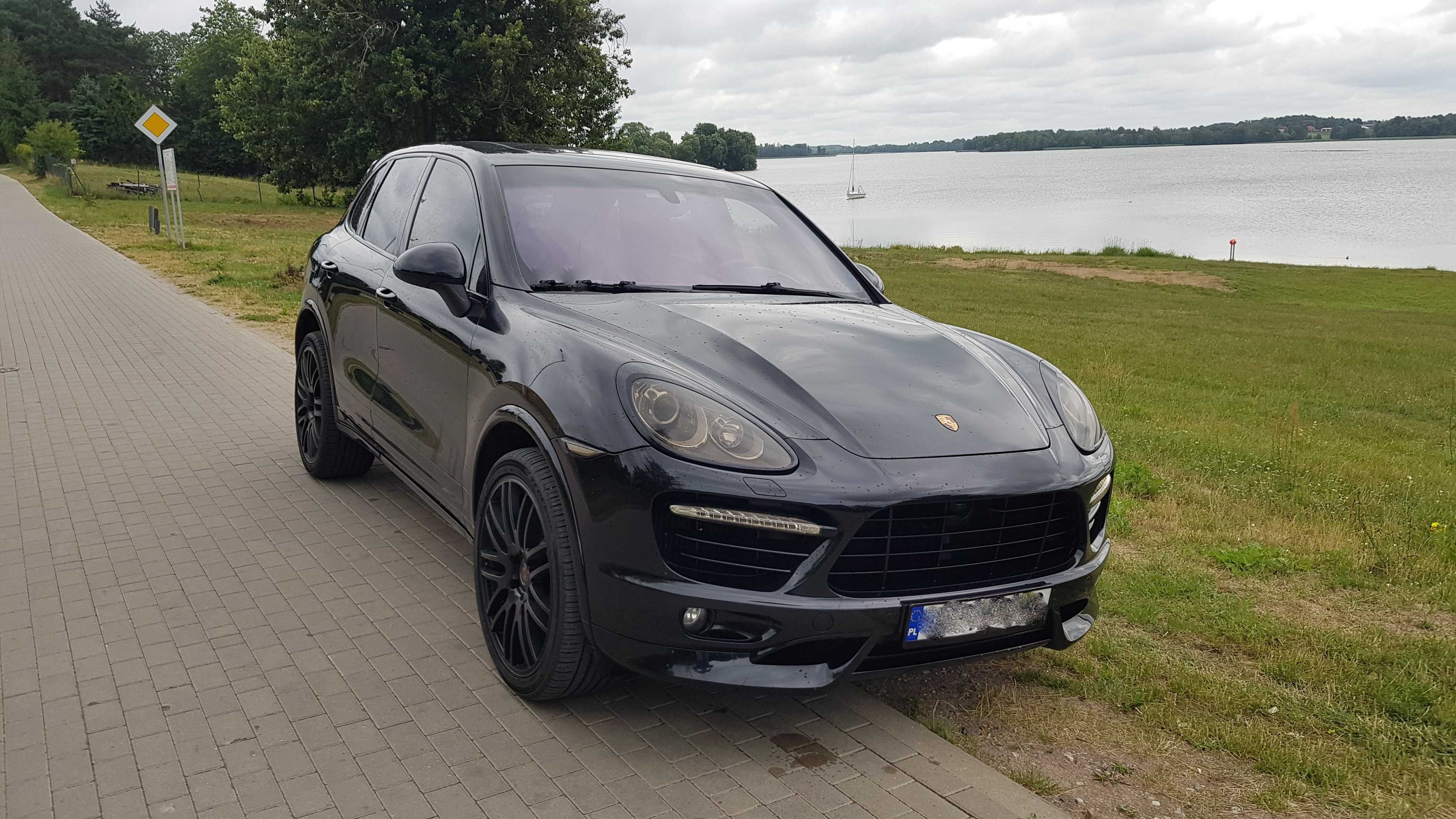 Wynajem Samochodu Porsche Cayenne  500KM